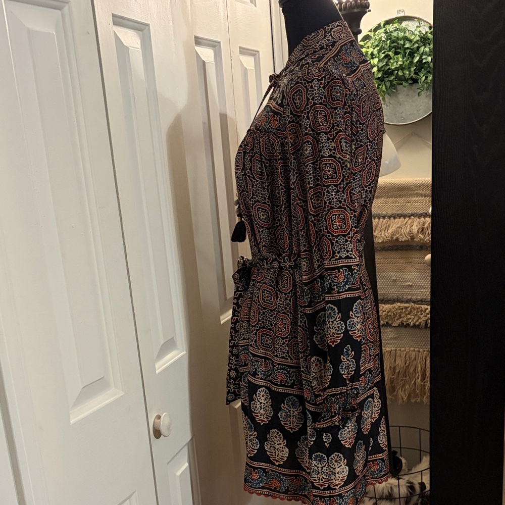 SAL ROSA Chic Long Sleeve Patterned Mini Dress - Picture 3 of 7